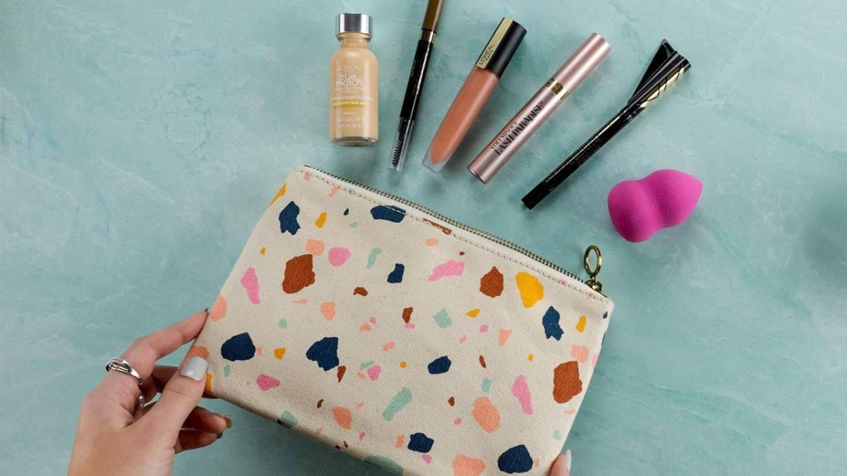 How to Cleaning and Organizing Your Makeup Bag